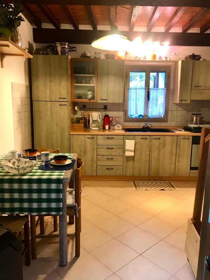 Il Priorato Bed & Breakfast Pescia Exterior photo